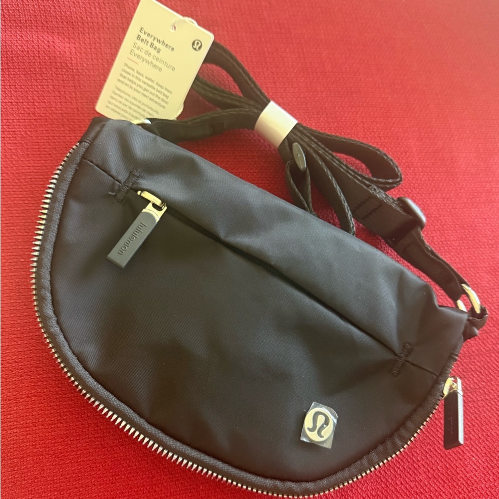 Lululemon - Everywhere Bag Micro 2L - black/silver